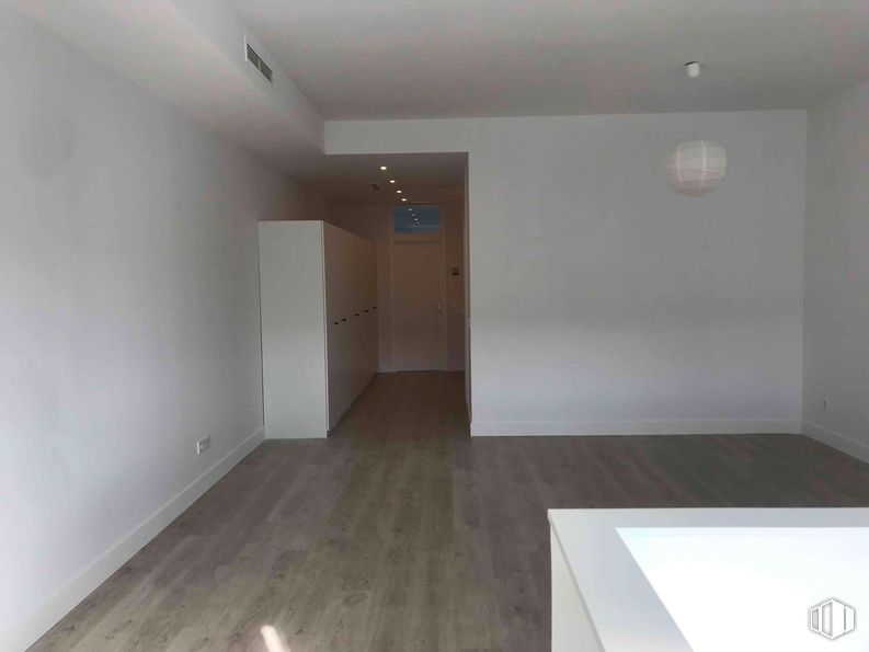 Office for rent at Zona Alcobendas, Alcobendas, Madrid, 28018 with light fixture, floor, flooring, wall, wood, interior design, ceiling, wood flooring, room and apartment around