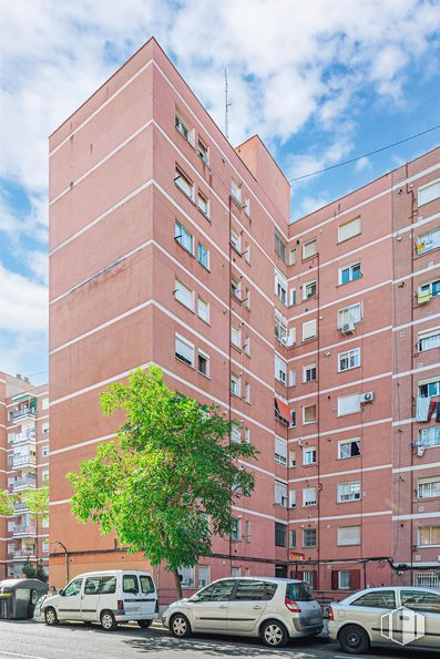 Local en venta en Calle Juan Francisco Pascual, 2, Hortaleza, Madrid, 28033 con coche, edificio, camioneta, nube, rueda, neumático, cielo, durante el día, propiedad y vehículo alrededor