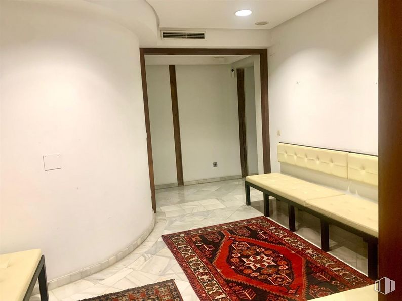 Oficina en alquiler en Calle Carranza, Chamberí, Madrid, 28004 con propiedad, mueble, edificio, madera, suelos, interiorismo, suelo, confort, pared y puerta alrededor