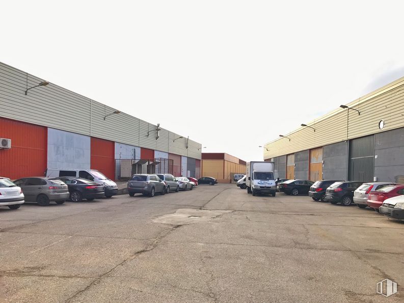 Nave en venta en Polígono Industrial Rompecubas, Valdemoro, Madrid, 28341 con coche, edificio, luz de estacionamiento automotriz, neumático, rueda, propiedad, cielo, vehículo, neumático automotriz y vehículo motorizado alrededor