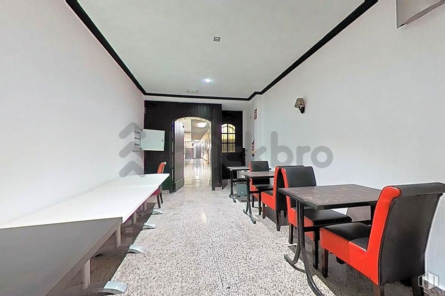 Retail for sale at C.C. Zocoslada, Avenida España, 23, Coslada, Madrid, 28820 with chair, table, building, flooring, floor, curtain, ceiling, hall, house and door around