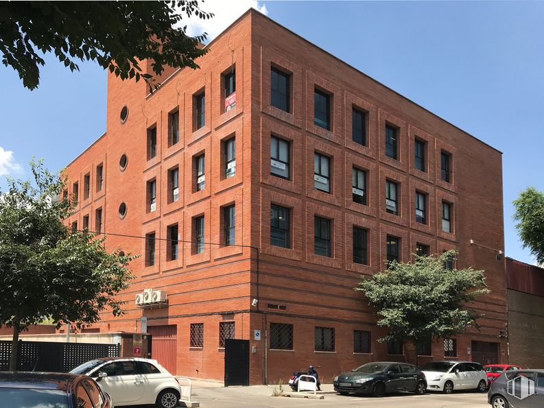 Nave en venta en Calle San Sotero, 11, San Blas - Canillejas, Madrid, 28037 con edificio, ventana, propiedad, cielo, enladrillado, ladrillo, bloque de pisos, condominio, árbol y accesorio alrededor