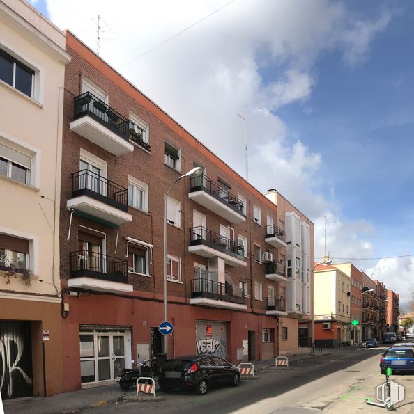 Nave en alquiler en Calle Martín Machío, 16, Chamartín, Madrid, 28002 con coche, ventana, edificio, nube, vehículo terrestre, cielo, propiedad, vehículo, rueda y diseño urbano alrededor