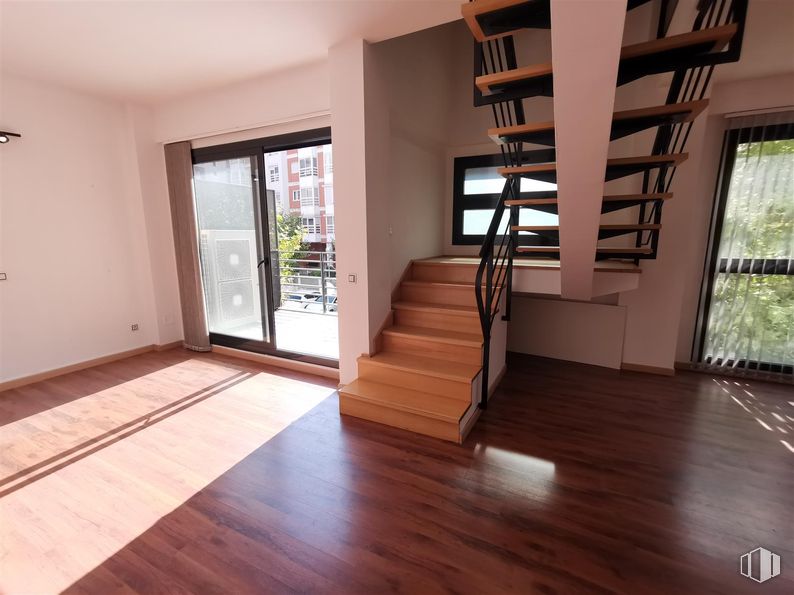 Oficina en venta en Calle Cronos, 20, San Blas - Canillejas, Madrid, 28037 con accesorio, edificio, madera, interiorismo, hall, sombra, ventana, suelo, suelos y tinte para madera alrededor