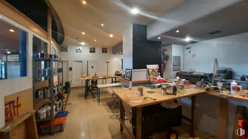 Local en venta en Calle Viena, Toledo, 45005 con mesa, silla, mueble, propiedad, edificio, escritorio, ebanistería, interiorismo, arquitectura y encimera alrededor