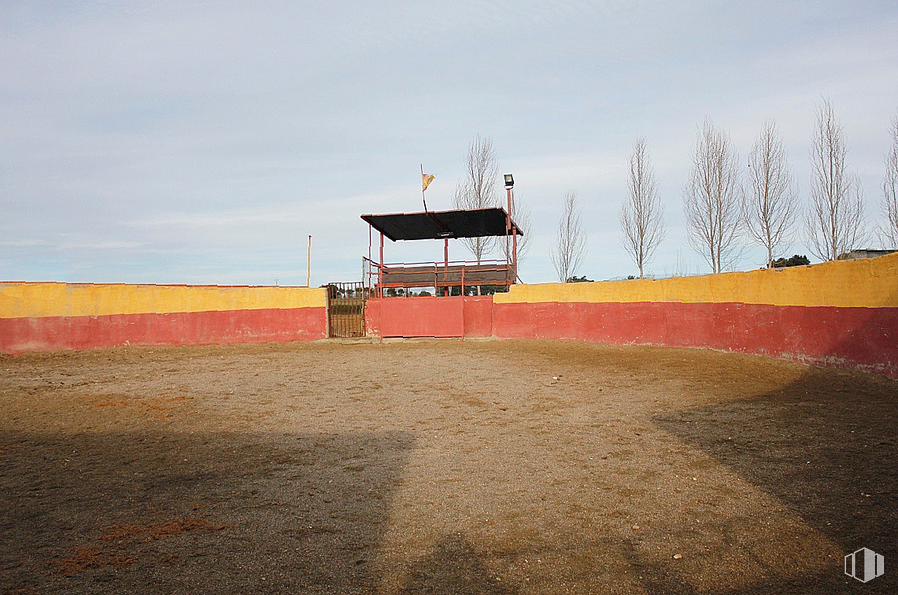 Suelo en venta en Camino de la Zarzuela, 65, Villaviciosa de Odón, Madrid, 28670 con cielo, nube, asfalto, hierba, paisaje, tintes y matices, superficie de carretera, árbol, sede deportiva y estadio alrededor