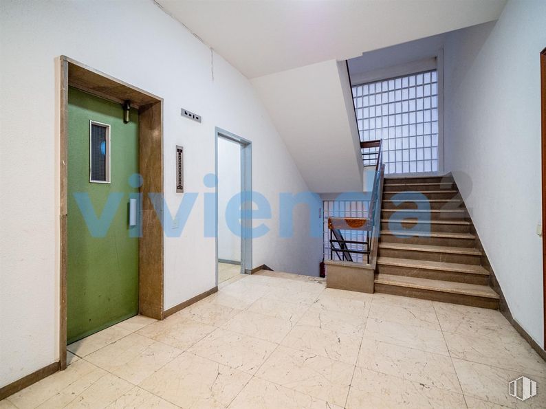 Oficina en venta en Paseo Castellana, Tetuán, Madrid, 28046 con ventana, accesorio, puerta, interiorismo, suelo, suelos, madera, pintura, hall y edificio alrededor