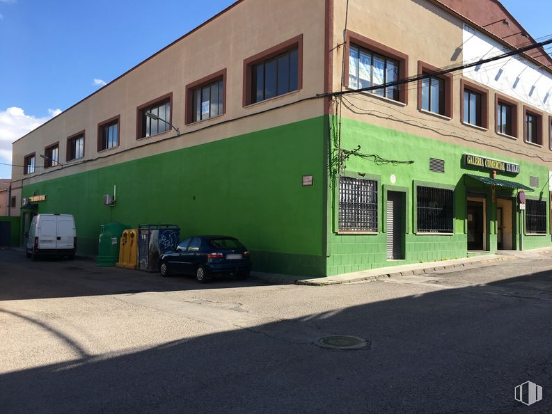 Local en alquiler y venta en Calle Aschaffenburg , 4, Añover de Tajo, Toledo, 45250 con coche, ventana, edificio, cielo, propiedad, vehículo, rueda, neumático, diseño urbano y barrio alrededor