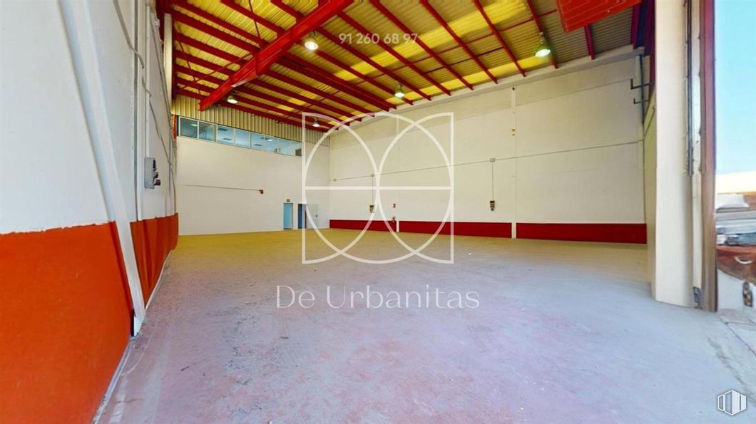 Industrial for sale & for rent at Poligono Rompecubas, Valdemoro, Madrid, 28341 with flooring, floor, ceiling, concrete, hall, paint, building material, daylighting and plaster around