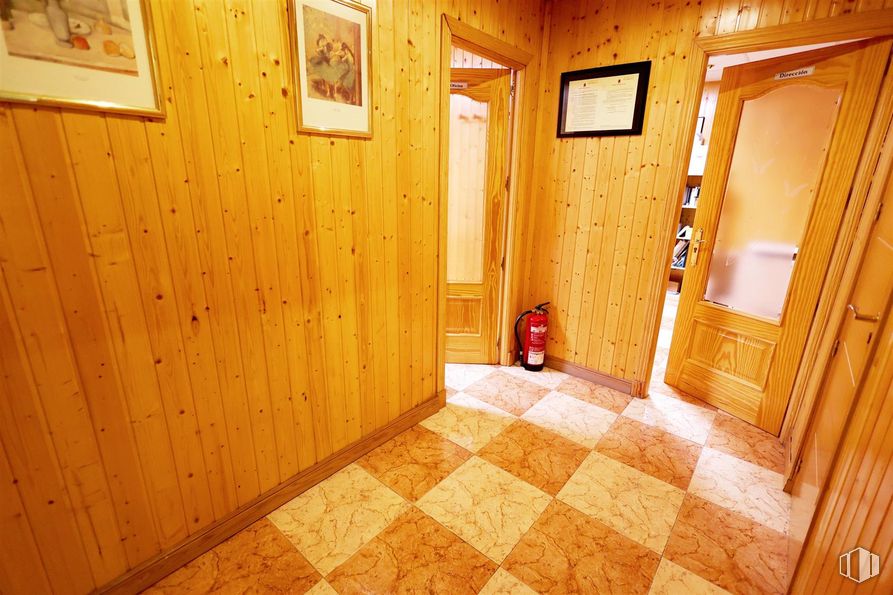 Nave en alquiler y venta en Calle Antonio Gaudí, 24, Mejorada del Campo, Madrid, 28840 con marco, puerta, edificio, madera, ámbar, interiorismo, suelos, suelo, tinte para madera y accesorio alrededor