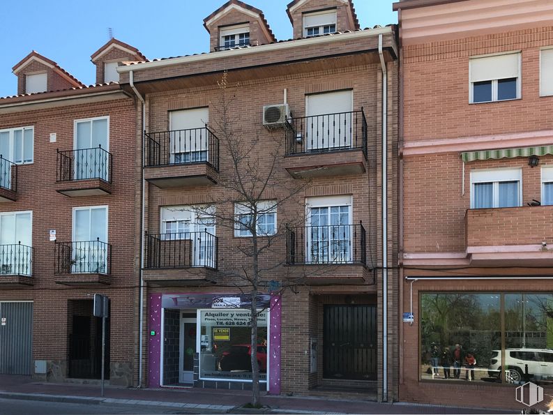 Local en venta en Avenida de la Ilustración, 50, Velilla de San Antonio, Madrid, 28891 con ventana, edificio, cielo, puerta, barrio, diseño urbano, accesorio, área residencial, pared y propiedad material alrededor