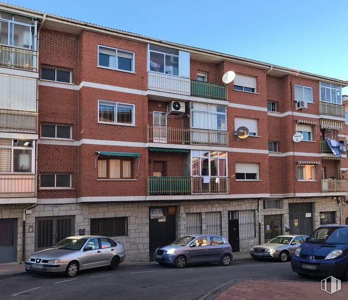 Local en venta en Calle Extremadura, 16, Colmenar Viejo, Madrid, 28770 con coche, edificio, ventana, luz de estacionamiento automotriz, vehículo terrestre, rueda, neumático, vehículo, propiedad y cielo alrededor