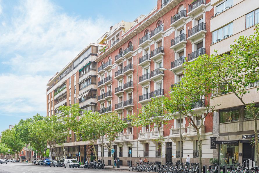 Oficina en venta en Calle Velázquez, 71, Salamanca, Madrid, 28006 con edificio, cielo, rueda, propiedad, nube, ventana, infraestructura, árbol, bicicleta y neumático alrededor