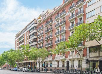 Oficina en venta en Calle Velázquez, 71, Salamanca, Madrid, 28006 con edificio, cielo, rueda, propiedad, nube, ventana, infraestructura, árbol, bicicleta y neumático alrededor