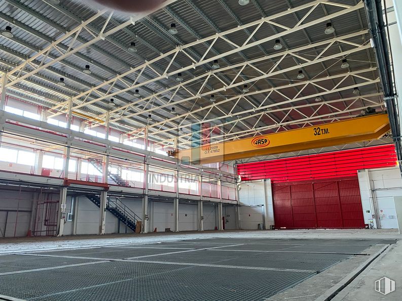 Nave en alquiler y venta en Zona Industrial Arganda, Arganda del Rey, Madrid, 28500 con edificio, luz, casa de campo, arquitectura, línea, material compuesto, ingeniería, techo, simetría y ciudad alrededor