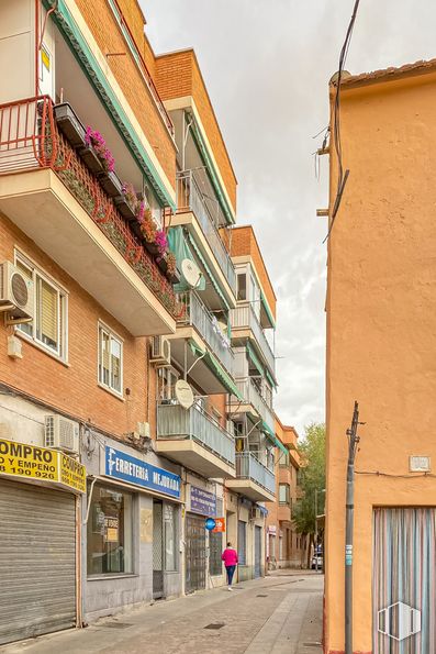 Local en alquiler y venta en Calle Federico García Lorca, 3, Mejorada del Campo, Madrid, 28840 con ventana, edificio, propiedad, cielo, infraestructura, casa, nube, planta, superficie de la carretera y barrio alrededor