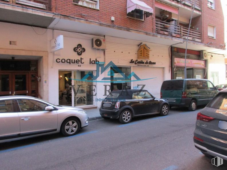 Retail for rent at Calle Joaquina Santander, Talavera de la Reina, Toledo, 45600 with car, tire, building, automotive parking light, land vehicle, wheel, vehicle, window, motor vehicle and automotive lighting around