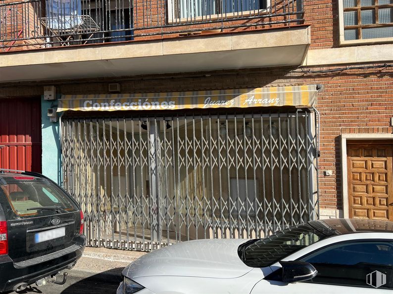 Local en alquiler en Zona centro, Morata de Tajuña, Madrid, 28530 con coche, ventana, matrícula, luz de estacionamiento, iluminación del automóvil, vehículo de motor, vehículo, matrícula del vehículo, capó y infraestructura alrededor