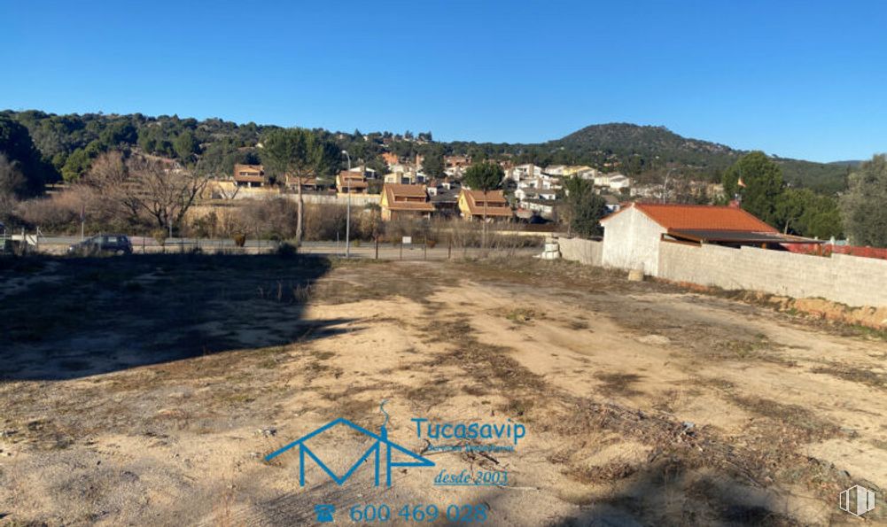 Land for sale at Avenida Marcial Llorente, Pelayos de la Presa, Madrid, 28696 with sky, building, tree, land lot, mountain, house, landscape, plain, plant and hill around