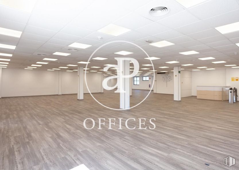 Oficina en alquiler y venta en Calle Manuel Tovar, Fuencarral - El Pardo, Madrid, 28034 con madera, diseño de interiores, arquitectura, piso, pavimentos, pasillo, pared, accesorio, madera y techo alrededor