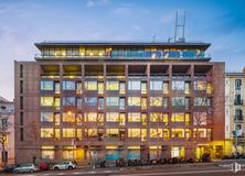 Office for rent at Calle Alfonso XII, 62, Retiro, Madrid, 28014 with building, sky, cloud, daytime, window, car, tower block, condominium, urban design and morning around