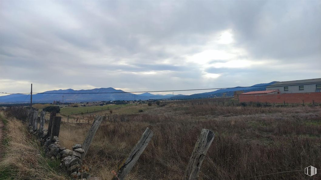 Suelo en venta en Calle Cruz, Zarzuela del Monte, Segovia, 40152 con nube, cielo, planta, montaña, paisaje natural, tierras altas, terreno, madera, relieve montañoso y horizonte alrededor