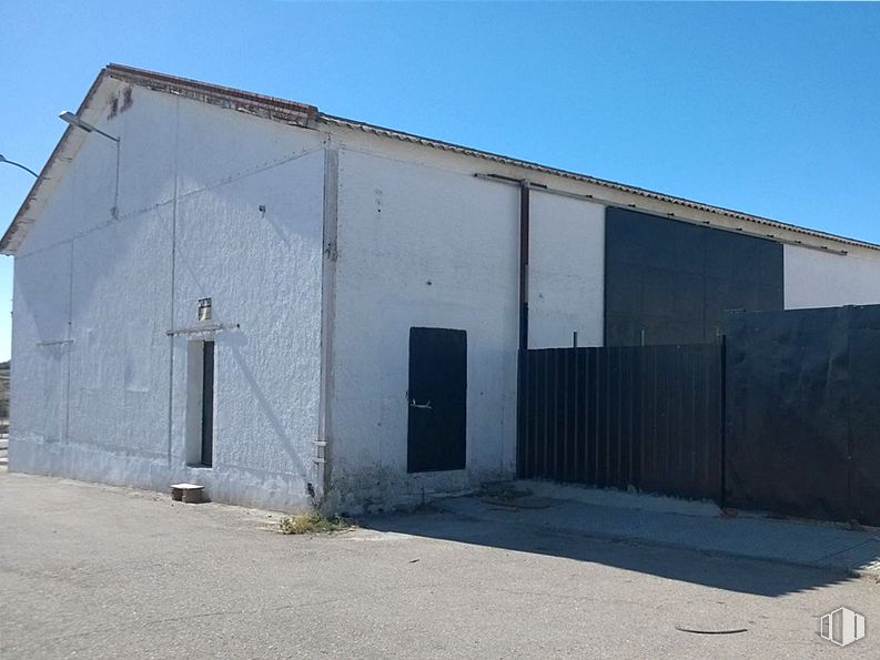 Industrial for rent at Calle Carpinteros, 6, Camarena, Toledo, 45180 with door, house, sky, plant, fixture, land lot, composite material, landscape, facade and real estate around