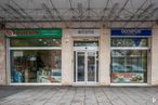 Retail for sale at Zona Vinateros, Moratalaz, Madrid, 28030 with fixture, door, facade, gas, building, retail, city, glass, commercial building and transparency around