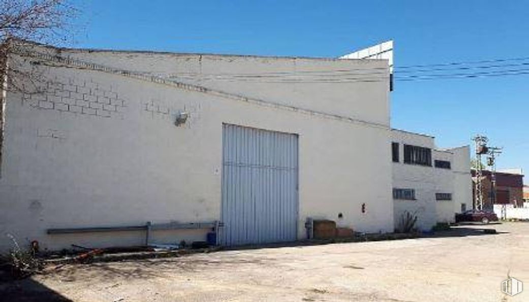 Nave en venta en Zona industrial, Alcalá de Henares, Madrid, 28806 con puerta, casa, cielo, lote de terreno, inmobiliario, paisaje, madera, zona rural, edificio y fachada alrededor