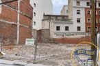 Land for sale at Zona centro, Cuenca, 16001 with building, window, land lot, urban design, sky, residential area, brick, facade, city and road surface around