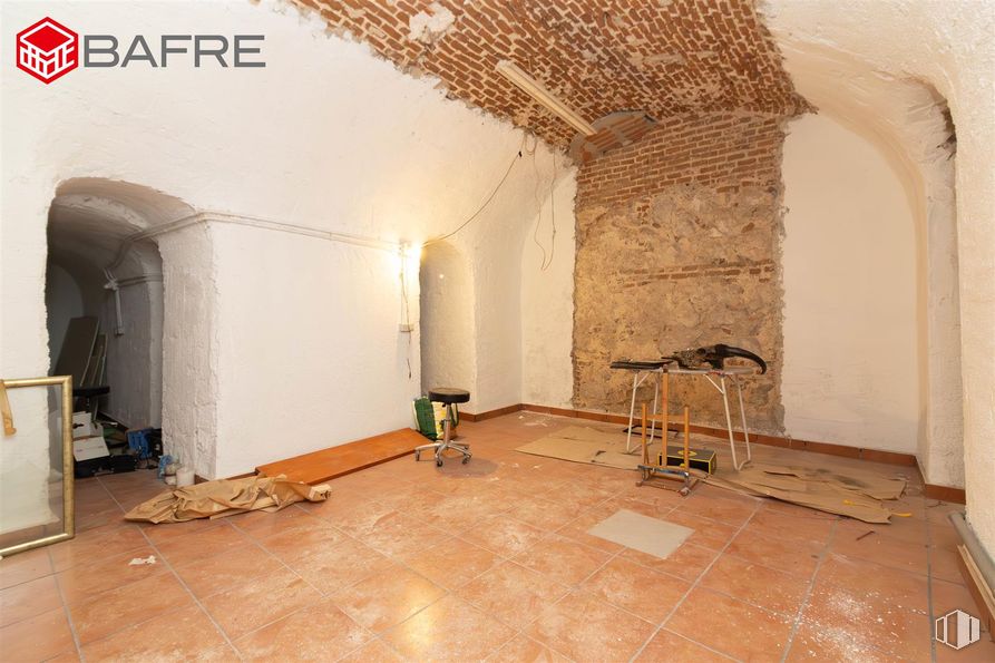 Local en alquiler y venta en Calle Ballesta, Centro, Madrid, 28004 con pared, suelos, techo, suelo, arco, bóveda, material de construcción, tinte para madera, escayola y sótano alrededor