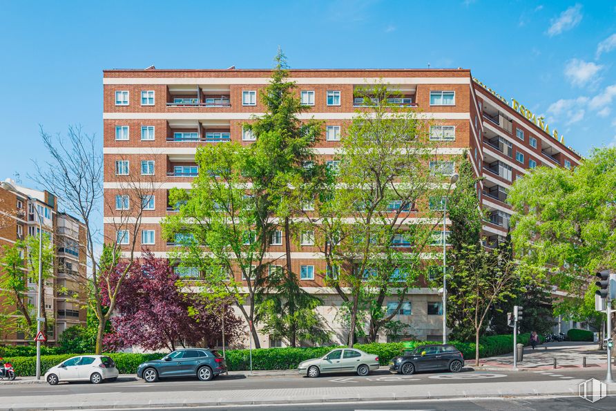 Oficina en alquiler en Calle Colombia, 62, Chamartín, Madrid, 28016 con coche, edificio, cielo, durante el día, propiedad, vehículo, rueda, árbol, planta y ventana alrededor