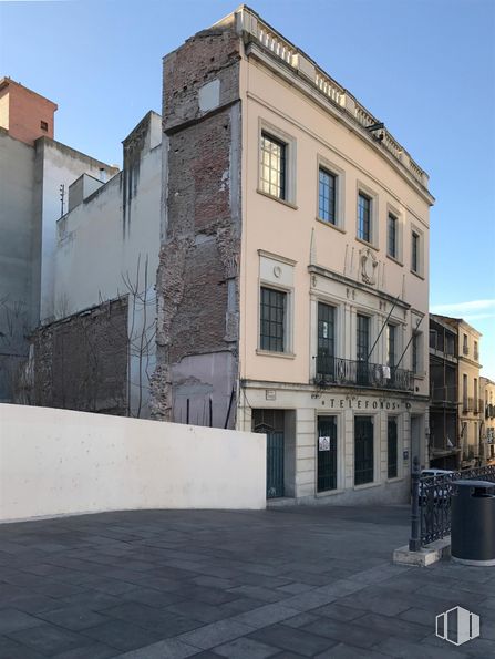 Office for sale at Zona Centro, Guadalajara, 19001 with building, window, sky, urban design, neighbourhood, facade, residential area, composite material, condominium and road surface around