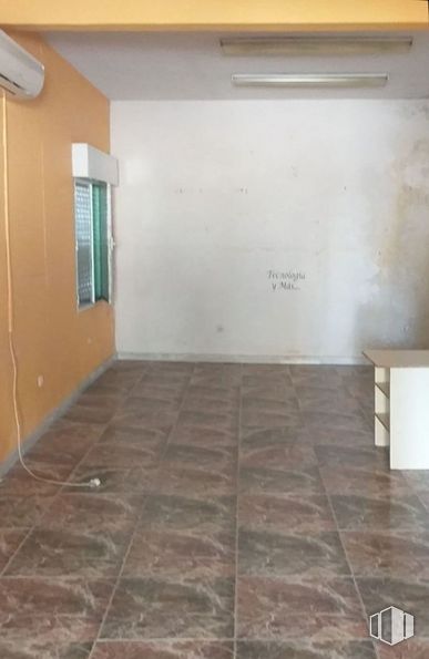 Local en alquiler en Calle Libertad, Arganda del Rey, Madrid, 28500 con accesorio, edificio, madera, puerta, ventana, pintura, suelos, suelo, material de construcción y tinte para madera alrededor