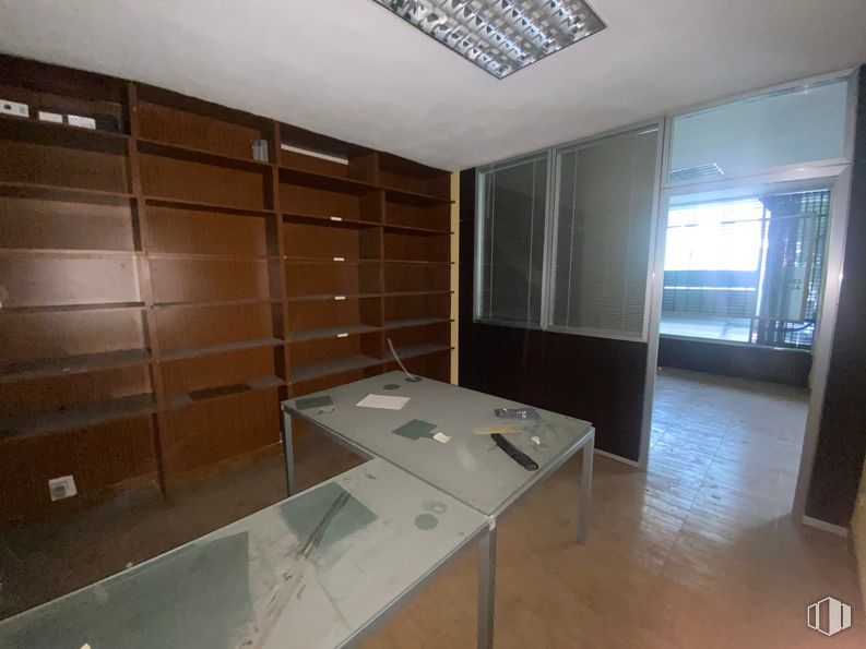 Oficina en alquiler y venta en Calle Alcalde Sáinz de Baranda, 35, Retiro, Madrid, 28009 con mesa, propiedad, accesorio, madera, edificio, diseño de interiores, suelo, piso, casa y pasillo alrededor