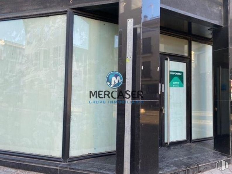 Retail for sale at Calle Real, 2, Arganda del Rey, Madrid, 28500 with door, glass, composite material, commercial building, metal, concrete, transparency, aluminium and headquarters around