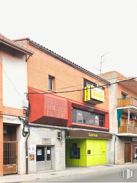 Retail for rent at Calle Mayor, 12, Algete, Madrid, 28110 with window, wall, facade, composite material, concrete, brickwork, sidewalk, brick and sign around