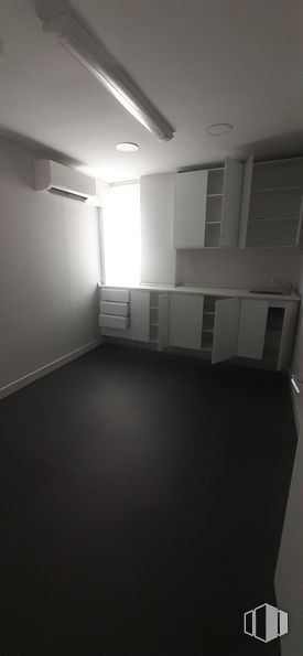 Oficina en alquiler en Calle Simón Hernández, Móstoles, Madrid, 28931 con alumbrado, edificio, accesorio, interiorismo, gris, suelos, suelo, techo, madera y espacio alrededor