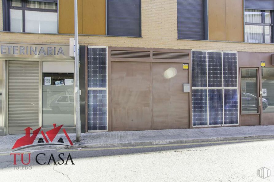 Local en alquiler y venta en Zona Centro, Bargas, Toledo, 45593 con ventana, puerta, propiedad, edificio, superficie de carretera, arquitectura, asfalto, barrio, área residencial y fachada alrededor