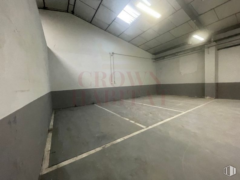 Nave en alquiler en Calle Moraleja de Enmedio, 10, Móstoles, Madrid, 28938 con edificio, pasillo, suelo, piso, casa de campo, casa, lugar deportivo, techo, madera y estacionamiento alrededor