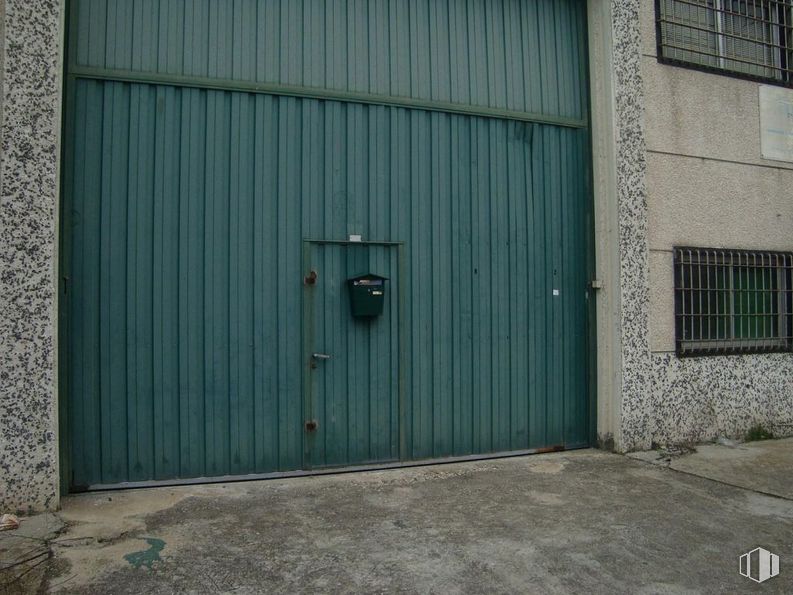 Industrial for sale at Calle Bronce, Yuncos, Toledo, 45210 with window, door, wall, composite material, grey, metal, concrete, building material, gate and garage door around