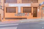 Office for sale & for rent at Zona Centro, Galapagar, Madrid, 28260 with window, building, wood, orange, brickwork, road surface, asphalt, brick, wall and sidewalk around