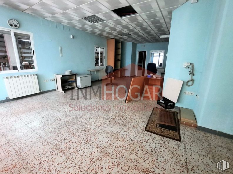 Retail for sale & for rent at Zona Sur, Ávila, 05002 with table, chair, window, wood, interior design, fixture, hall, flooring, floor and real estate around