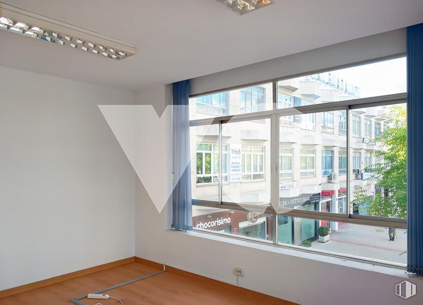 Office for sale at Carretera Canillas, Hortaleza, Madrid, 28043 with window, flooring, interior design, floor, ceiling, lighting, room, glass, apartment and light fixture around