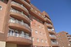 Retail for sale at Parque de Los Príncipes, Cuenca, 16004 with building, sky, window, fixture, urban design, condominium, tower block, neighbourhood, house and residential area around