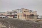 Industrial for rent at Calle Turín, 15, Parla, Madrid, 28980 with car, sky, window, wheel, building, tire, land lot, vehicle, asphalt and neighbourhood around