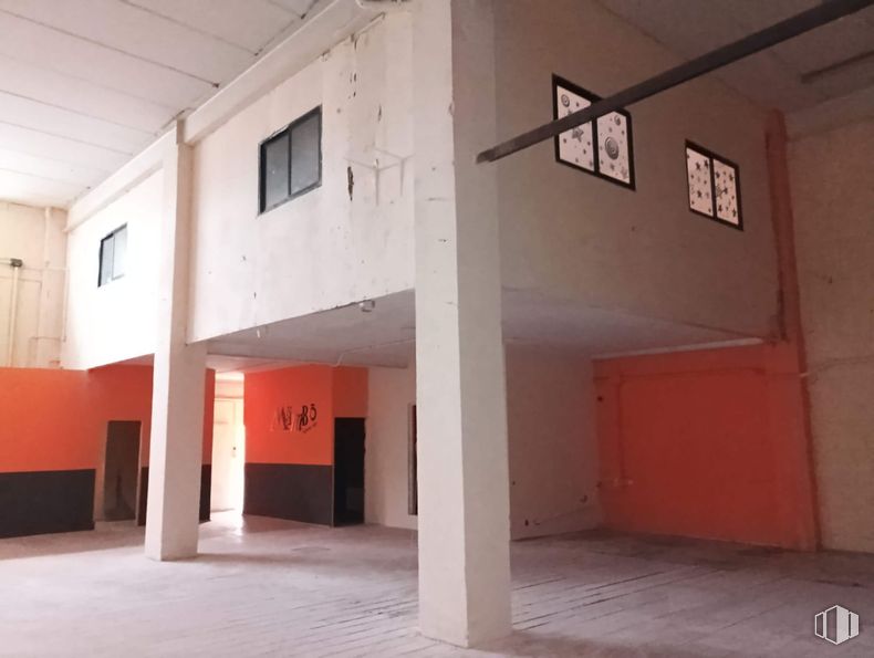 Industrial for sale at Zona industrial, Colmenar Viejo, Madrid, 28770 with window, wall, floor, flooring, ceiling, concrete, hall, building material, wood stain and daylighting around