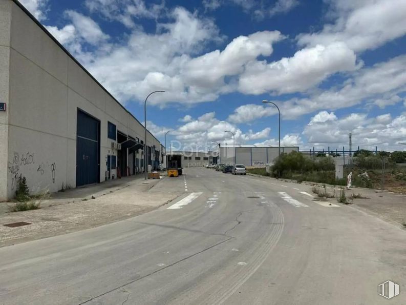 Industrial for sale at Polígono industrial El Viso de San Juan, El Viso de San Juan, Toledo, 45215 with building, street light, cloud, sky, plant, asphalt, road surface, land lot, urban design and tar around