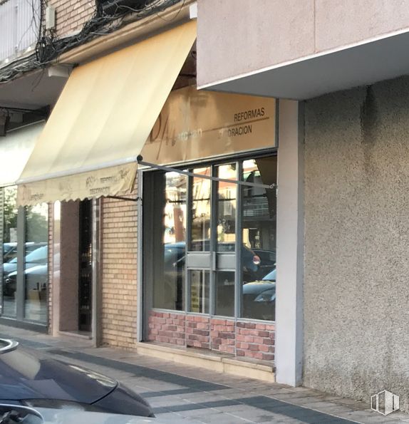 Local en venta en Calle Cataluña, Getafe, Madrid, 28903 con coche, edificio, sombra, superficie de la carretera, puerta, toldo, acera, exterior del automóvil, fachada y madera alrededor