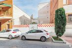 Land for sale at Calle Jabonería, 21, Torrejón de Ardoz, Madrid, 28850 with car, tire, wheel, door, plant, land vehicle, vehicle, window, motor vehicle and automotive tail & brake light around